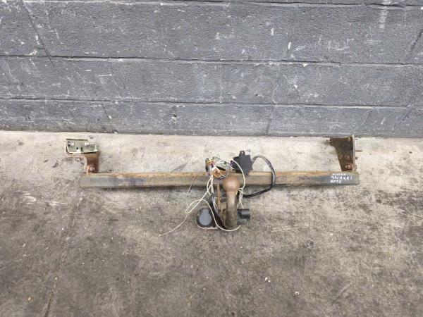 ATTACHE REMORQUE NISSAN - Vue 1